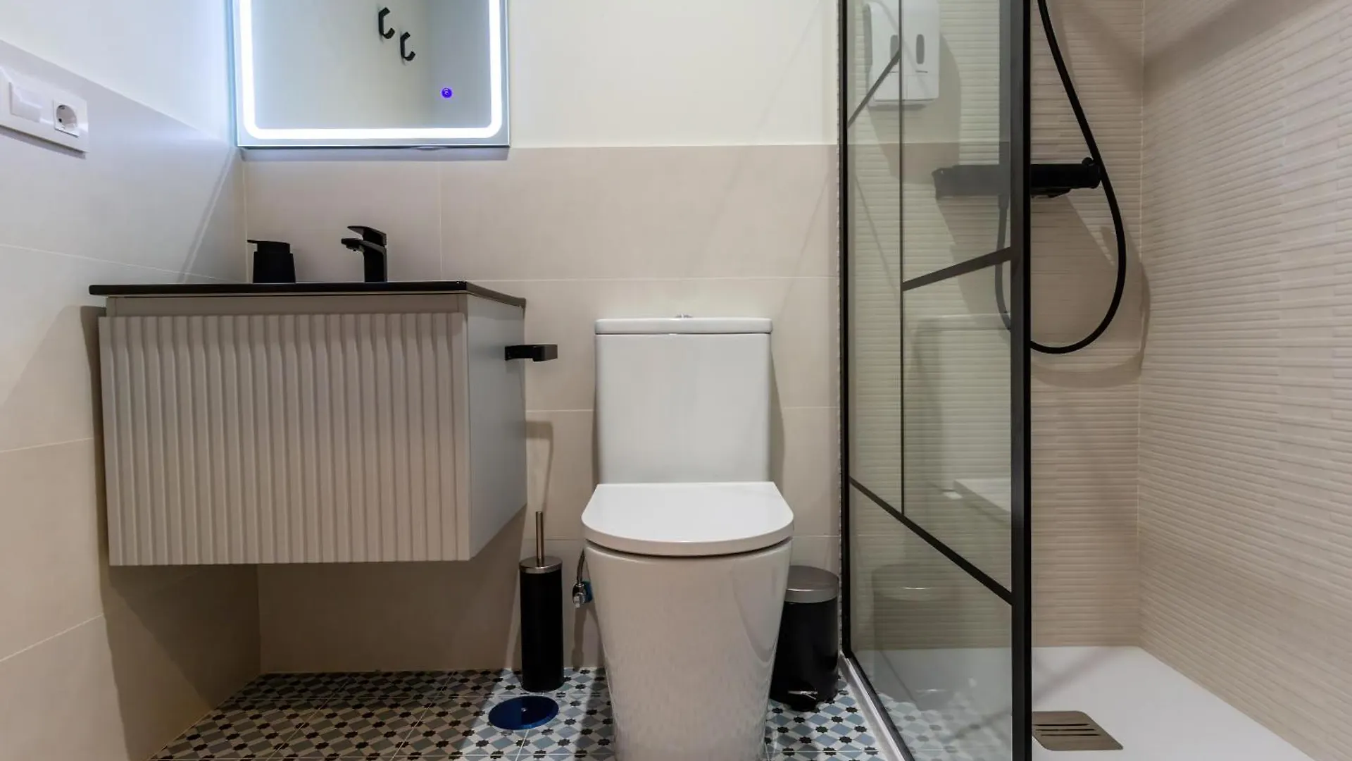 Apartment Ferienwohnung Alohamundi Cetina&Duque Montemar Sevilla Spanien