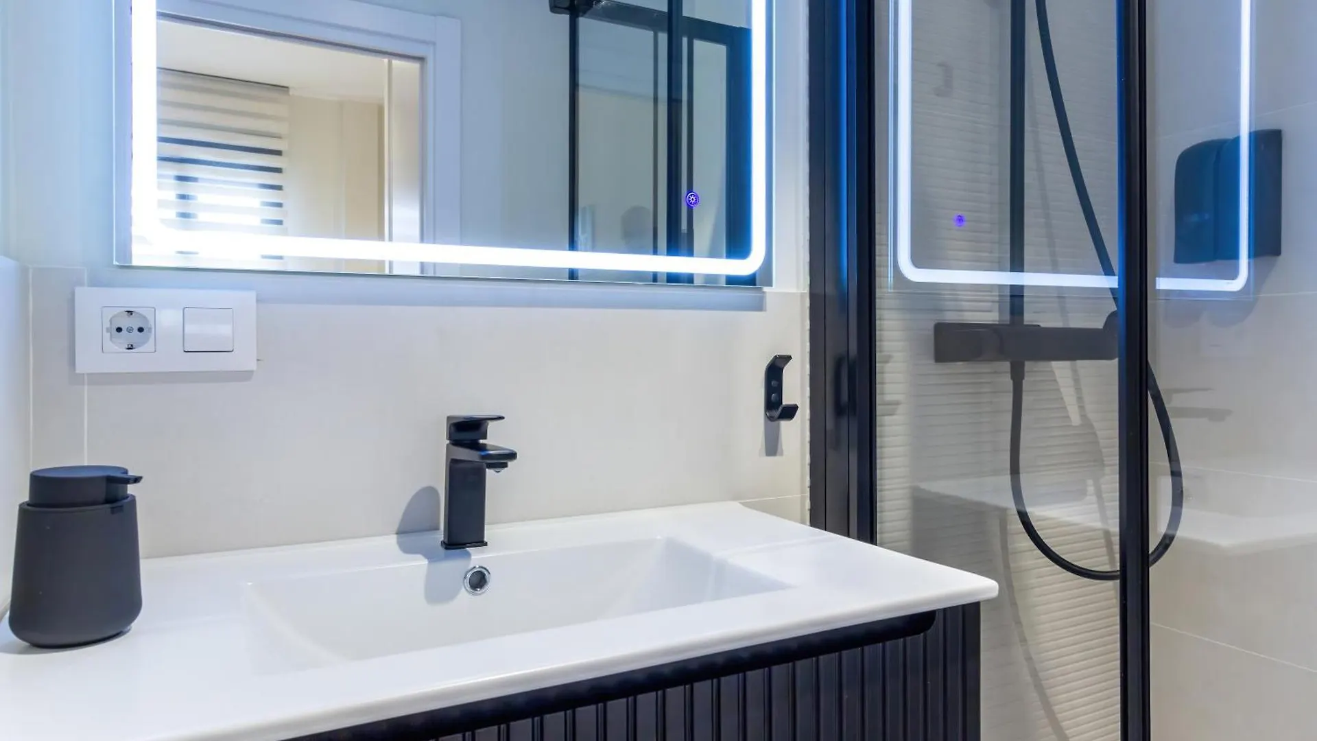 Ferienwohnung Alohamundi Cetina&Duque Montemar Sevilla Spanien